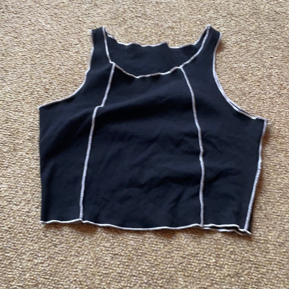 Black cropped tank top